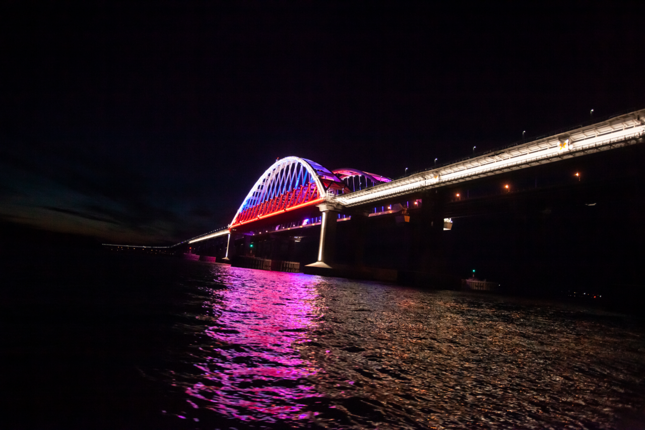 Крымский мост железнодорожный новая подсветка
